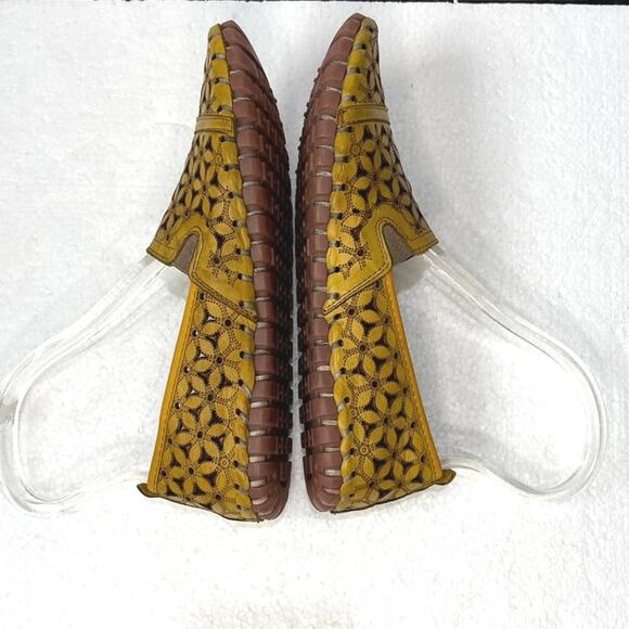 Spring Step Flowerflow Loafer Women’s 38(7.5-8)Yellow Leather Flats Slip-On Shoe - Picture 5 of 10